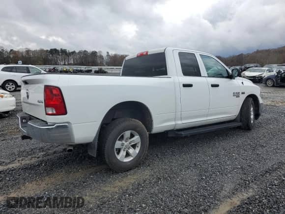 2023 Ram 1500 Tradesman z VIN 1C6RR7FT6PS586023, wystawiony jako Copart lot #82373804 z przebiegiem 3 304 mil mil oraz Szkoda całkowita • Salvage title. Historia ofert i sprzedaży dostępna na DreamBid. Obrazek 3.