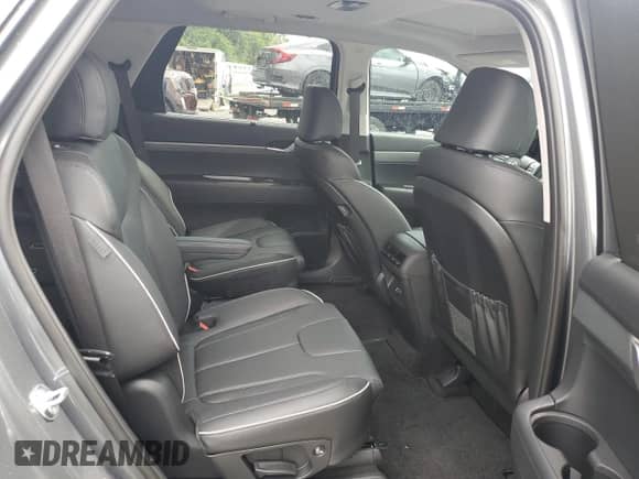 2025 Hyundai Palisade XRT with VIN KM8R3DGE9SU889993, listed as a Copart auction lot 56462255 with 580 mi miles and Salvage title. Bid and sale history available at DreamBid. Image 11.