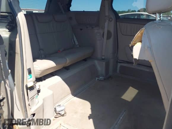 2010 Toyota Sienna XLE с VIN 5TDYK4CC3AS332779, выставлен на аукционе IAAI как лот 42939681 с пробегом 106 477 миль миль и . История ставок и продаж доступна на DreamBid. Изображение 8.