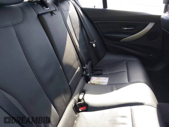 2013 BMW 3 Series 328i xDrive z VIN WBA3B3G58DNR79587, wystawiony jako IAAI lot #41494987 z przebiegiem 115 336 mil mil oraz . Historia ofert i sprzedaży dostępna na DreamBid. Obrazek 8.