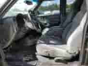 2000 Chevrolet S-10 LS ZR2 z VIN 1GCCT19W8Y8303378, wystawiony jako Copart lot #81499645 z przebiegiem 151 057 mil mil oraz Szkoda całkowita • Salvage title. Historia ofert i sprzedaży dostępna na DreamBid. Obrazek 7.