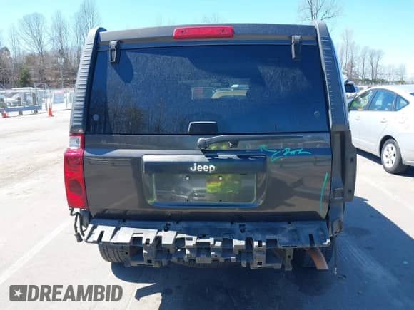 2006 Jeep Commander with VIN 1J8HH48K96C176263, listed as a IAAI auction lot 41843558 with 172,157 mi miles and . Bid and sale history available at DreamBid. Image 17.