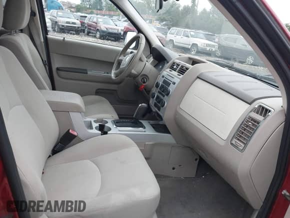 2008 Mercury Mariner with VIN 4M2CU91118KJ10501, listed as a IAAI auction lot 42459842 with Not provided miles and . Bid and sale history available at DreamBid. Image 5.