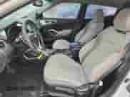 2013 Hyundai Veloster w/Gray Int z VIN KMHTC6AD7DU086801, wystawiony jako Copart lot #83954585 z przebiegiem 139 538 mil mil oraz Szkoda całkowita • Salvage title. Historia ofert i sprzedaży dostępna na DreamBid. Obrazek 7.