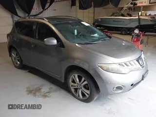 2009 Nissan Murano S z VIN JN8AZ18W29W126089, wystawiony jako IAAI lot #42101274 z przebiegiem 242 094 mil mil oraz . Historia ofert i sprzedaży dostępna na DreamBid. Obrazek 1.