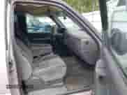 2004 GMC Sierra 1500 SLT с VIN 1GTEK19TX4E327629, выставлен на аукционе IAAI как лот 43159589 с пробегом 281 442 миль миль и . История ставок и продаж доступна на DreamBid. Изображение 5.