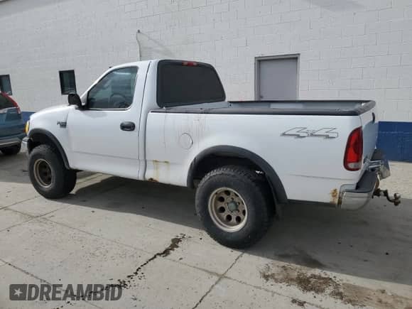 2003 Ford F-150 XL z VIN 2FTRF18W53CA04398, wystawiony jako Copart lot #42981485 z przebiegiem 244 706 mil mil oraz Szkoda całkowita • Salvage title. Historia ofert i sprzedaży dostępna na DreamBid. Obrazek 2.