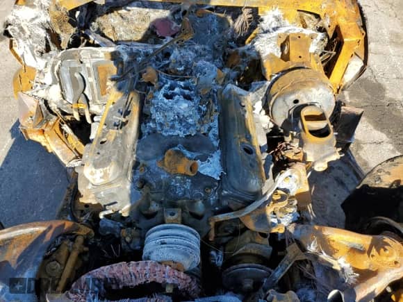 1975 Chevrolet Corvette с VIN 1Z37J5S424527, выставлен на аукционе Copart как лот 76979434 с пробегом Не указан миль и На запчасти • Non repairable. История ставок и продаж доступна на DreamBid. Изображение 11.