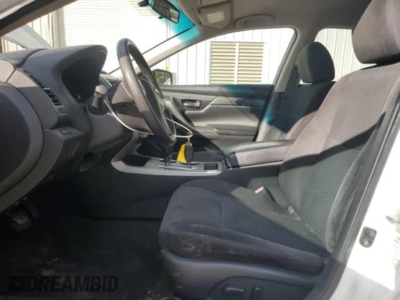 2015 Nissan Altima S z VIN 1N4AL3APXFC431452, wystawiony jako Copart lot #84224915 z przebiegiem 188 414 mil mil oraz Szkoda całkowita • Salvage title. Historia ofert i sprzedaży dostępna na DreamBid. Obrazek 7.