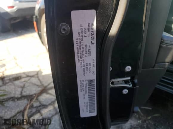 2018 Chrysler 300 S с VIN 2C3CCAGG1JH165621, выставлен на аукционе Copart как лот 90070555 с пробегом 60 628 миль миль и Списание • Salvage title. История ставок и продаж доступна на DreamBid. Изображение 12.