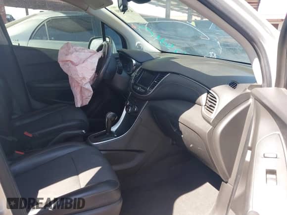 2020 Chevrolet Trax LT с VIN KL7CJLSB7LB012100, выставлен на аукционе IAAI как лот 43007480 с пробегом 60 387 миль миль и . История ставок и продаж доступна на DreamBid. Изображение 5.