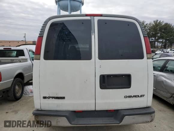 2001 Chevrolet Express with VIN 1GAHG39R711134364, listed as a Copart auction lot 45668315 with Not provided miles and Salvage title. Bid and sale history available at DreamBid. Image 6.