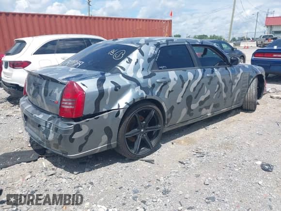 2006 Chrysler 300 C SRT-8 with VIN 2C3LA73W46H216929, listed as a IAAI auction lot 42660806 with 202,363 mi miles and . Bid and sale history available at DreamBid. Image 4.