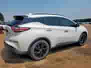 2018 Nissan Murano SL z VIN 5N1AZ2MG7JN113554, wystawiony jako Copart lot #70699915 z przebiegiem 124 778 mil mil oraz Szkoda całkowita • Salvage title. Historia ofert i sprzedaży dostępna na DreamBid. Obrazek 3.