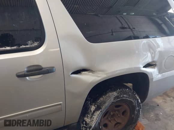 2010 Chevrolet Suburban LS с VIN 1GNUKHE30AR158386, выставлен на аукционе IAAI как лот 41569782 с пробегом Не указан миль и . История ставок и продаж доступна на DreamBid. Изображение 6.