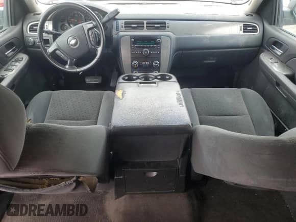 2008 Chevrolet Suburban 3LT с VIN 3GNFC16J48G101564, выставлен на аукционе Copart как лот 62140095 с пробегом 248 873 миль миль и Списание • Salvage title. История ставок и продаж доступна на DreamBid. Изображение 8.