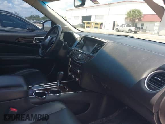 2013 Nissan Pathfinder SL with VIN 5N1AR2MN1DC667087, listed as a IAAI auction lot 42276746 with 181,158 mi miles and . Bid and sale history available at DreamBid. Image 5.