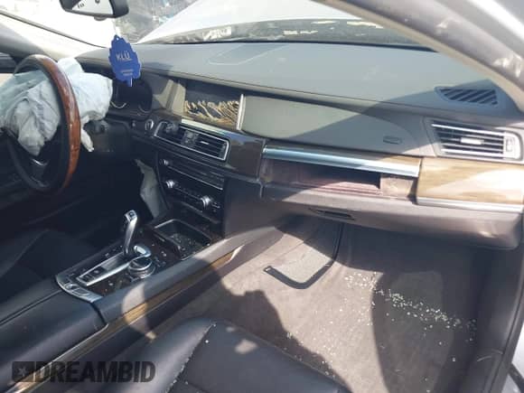 2014 BMW 7 Series 740i с VIN WBAYA6C57ED144345, выставлен на аукционе IAAI как лот 43485041 с пробегом Не указан миль и . История ставок и продаж доступна на DreamBid. Изображение 5.