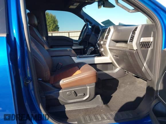 2017 Ford F-150 XL z VIN 1FTEW1EG9HFC64746, wystawiony jako IAAI lot #43428600 z przebiegiem 68 545 mil mil oraz . Historia ofert i sprzedaży dostępna na DreamBid. Obrazek 5.