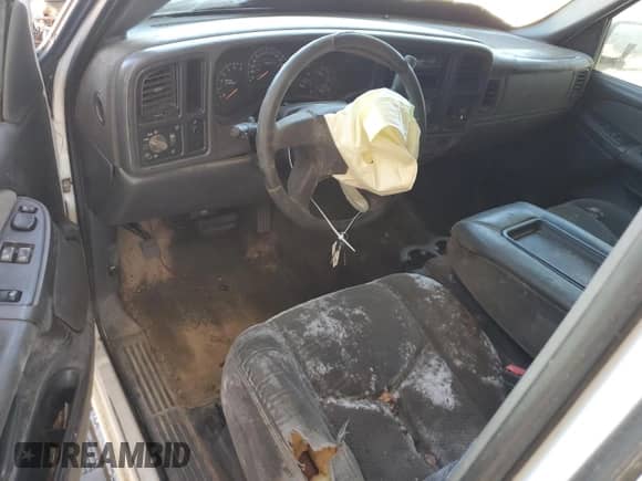 2003 Chevrolet Silverado 2500HD LS with VIN 1GCHC29133E180793, listed as a Copart auction lot 72180174 with Not provided miles and Salvage title. Bid and sale history available at DreamBid. Image 8.