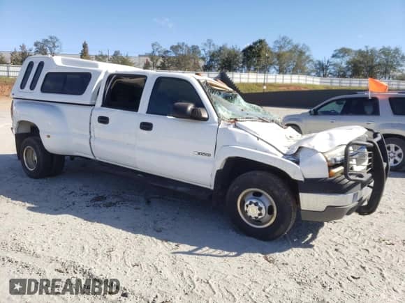 2004 Chevrolet Silverado 3500 z VIN 1GCJK33U64F182241, wystawiony jako Copart lot #73841324 z przebiegiem Nie podano mil oraz Nie do naprawy • Non repairable. Historia ofert i sprzedaży dostępna na DreamBid. Obrazek 4.