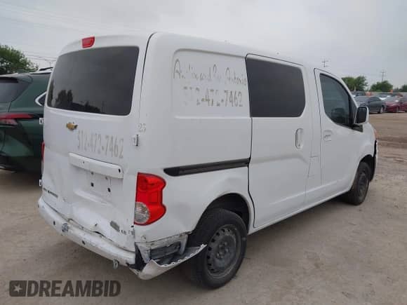 2015 Chevrolet City Express Cargo LS z VIN 3N63M0YN2FK700523, wystawiony jako IAAI lot #41947636 z przebiegiem 78 209 mil mil oraz . Historia ofert i sprzedaży dostępna na DreamBid. Obrazek 4.