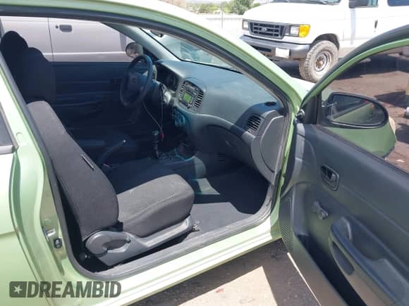 2009 Hyundai Accent Auto GS с VIN KMHCM36C09U115574, выставлен на аукционе IAAI как лот 42648928 с пробегом 137 612 миль миль и . История ставок и продаж доступна на DreamBid. Изображение 5.