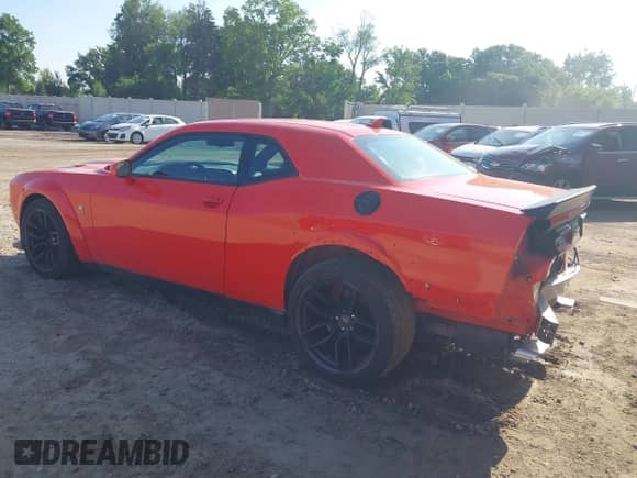 2022 Dodge Challenger R/T Scat Pack Widebody z VIN 2C3CDZFJ3NH254704, wystawiony jako IAAI lot #42648108 z przebiegiem 14 405 mil mil oraz . Historia ofert i sprzedaży dostępna na DreamBid. Obrazek 3.