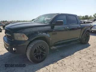 2015 Ram 1500 Tradesman z VIN 1C6RR7KT3FS618818, wystawiony jako Copart lot #52577875 z przebiegiem 166 031 mil mil oraz Szkoda całkowita • Salvage title. Historia ofert i sprzedaży dostępna na DreamBid. Obrazek 1.