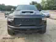 2025 Ram 1500 RHO z VIN 1C6SRFUP2SN716789, wystawiony jako Copart lot #67345525 z przebiegiem 3 039 mil mil oraz Szkoda całkowita • Salvage title. Historia ofert i sprzedaży dostępna na DreamBid. Obrazek 5.