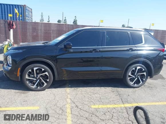 2023 Mitsubishi Outlander SEL with VIN JA4J4VA81PZ013348, listed as a IAAI auction lot 42316776 with 36,688 mi miles and . Bid and sale history available at DreamBid. Image 14.
