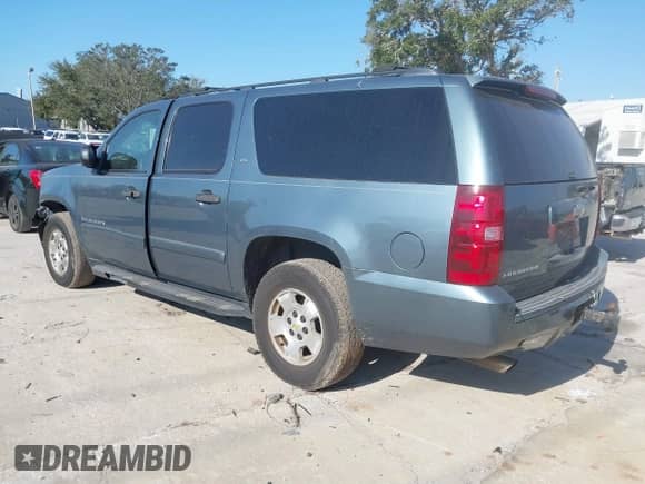 2008 Chevrolet Suburban 3LT z VIN 3GNFC160X8G162523, wystawiony jako IAAI lot #41527311 z przebiegiem 245 195 mil mil oraz . Historia ofert i sprzedaży dostępna na DreamBid. Obrazek 3.