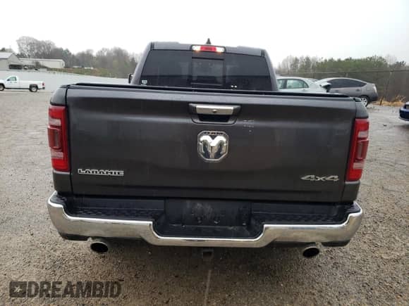 2019 Ram 1500 Laramie z VIN 1C6SRFDT5KN871267, wystawiony jako Copart lot #49915375 z przebiegiem 124 351 mil mil oraz Szkoda całkowita • Salvage title. Historia ofert i sprzedaży dostępna na DreamBid. Obrazek 6.