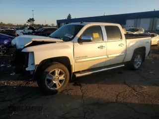 2012 Chevrolet Silverado 1500 LT с VIN 3GCPKSE76CG163469, выставлен на аукционе Copart как лот 81848965 с пробегом 157 141 миль миль и На запчасти • Non repairable. История ставок и продаж доступна на DreamBid. Изображение 1.