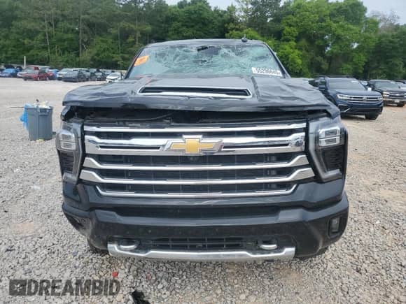 2024 Chevrolet Silverado 2500HD High Country with VIN 2GC4YRE7XR1124511, listed as a Copart auction lot 55296645 with 39,343 mi miles and Salvage title. Bid and sale history available at DreamBid. Image 5.