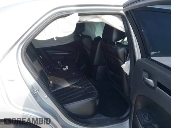 2020 Chrysler 300 S с VIN 2C3CCAGG9LH158922, выставлен на аукционе IAAI как лот 43105190 с пробегом 112 248 миль миль и . История ставок и продаж доступна на DreamBid. Изображение 8.