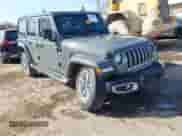 2021 Jeep Wrangler Unlimited Sahara Altitude z VIN 1C4HJXEN9MW645794, wystawiony jako IAAI lot #41807183 z przebiegiem 84 043 mil mil oraz . Historia ofert i sprzedaży dostępna na DreamBid. Obrazek 1.