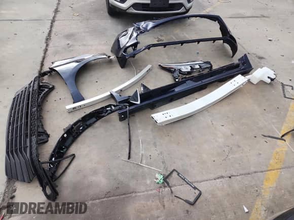 2025 Toyota Sienna LE with VIN 5TDKRKEC7SS246654, listed as a Copart auction lot 80691045 with 10,579 mi miles and Salvage title. Bid and sale history available at DreamBid. Image 13.