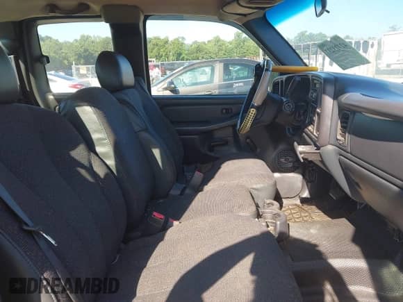 2002 Chevrolet Silverado 1500 LS with VIN 1GCEC19W82Z346709, listed as a IAAI auction lot 42723237 with 393,638 mi miles and . Bid and sale history available at DreamBid. Image 5.