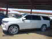 2021 Chevrolet Suburban High Country z VIN 1GNSCGKL3MR190496, wystawiony jako IAAI lot #39935508 z przebiegiem Nie podano mil oraz . Historia ofert i sprzedaży dostępna na DreamBid. Obrazek 13.