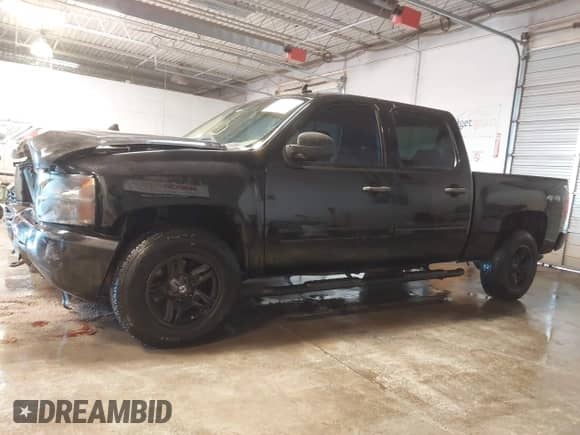 2011 Chevrolet Silverado 1500 LS z VIN 3GCPKREA6BG379230, wystawiony jako IAAI lot #41383308 z przebiegiem 322 050 mil mil oraz . Historia ofert i sprzedaży dostępna na DreamBid. Obrazek 15.