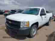 2013 Chevrolet Silverado 1500 Work Truck z VIN 1GCNCPEX5DZ223714, wystawiony jako IAAI lot #41871823 z przebiegiem 153 595 mil mil oraz . Historia ofert i sprzedaży dostępna na DreamBid. Obrazek 2.
