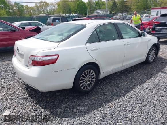 2007 Toyota Camry z VIN 4T1BB46K77U015340, wystawiony jako IAAI lot #42204728 z przebiegiem 121 409 mil mil oraz . Historia ofert i sprzedaży dostępna na DreamBid. Obrazek 4.