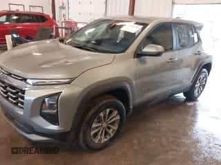 2025 Chevrolet Equinox FWD LT с VIN 3GNAXHEG1SL294851, выставлен на аукционе IAAI как лот 43031352 с пробегом 2 608 миль миль и . История ставок и продаж доступна на DreamBid. Изображение 2.