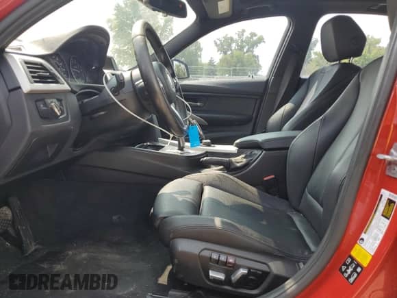 2016 BMW 3 Series 320i xDrive с VIN WBA8A3C57GK690009, выставлен на аукционе Copart как лот 71283375 с пробегом 117 504 миль миль и Списание • Salvage title. История ставок и продаж доступна на DreamBid. Изображение 7.