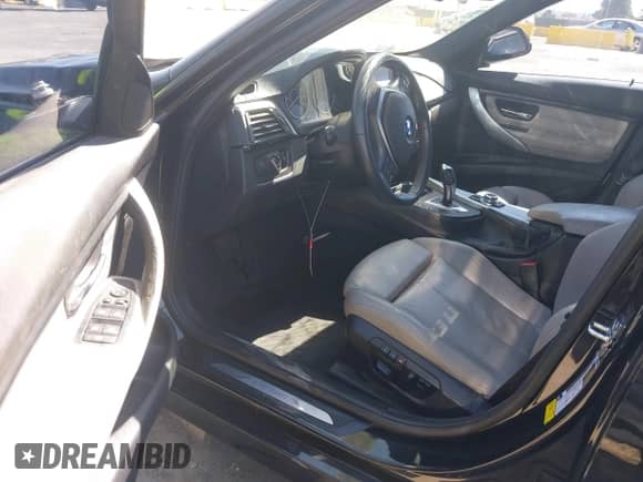 2012 BMW 3 Series 335i с VIN WBA3A9G5XCNP35508, выставлен на аукционе IAAI как лот 42331397 с пробегом 125 568 миль миль и . История ставок и продаж доступна на DreamBid. Изображение 5.