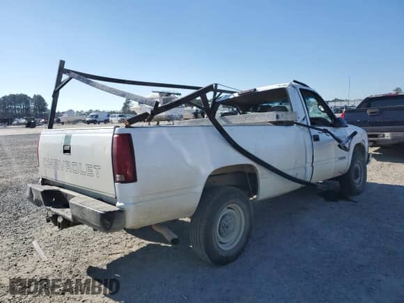 1999 Chevrolet Silverado 2500 z VIN 1GCGC24R3XR724281, wystawiony jako Copart lot #87625195 z przebiegiem 139 088 mil mil oraz Szkoda całkowita • Salvage title. Historia ofert i sprzedaży dostępna na DreamBid. Obrazek 3.