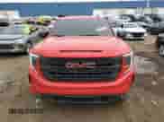 2023 GMC Sierra 1500 Elevation z VIN 1GTRUJEK5PZ242140, wystawiony jako Copart lot #47832705 z przebiegiem 28 751 mil mil oraz Czysty tytuł • Clean title. Historia ofert i sprzedaży dostępna na DreamBid. Obrazek 5.