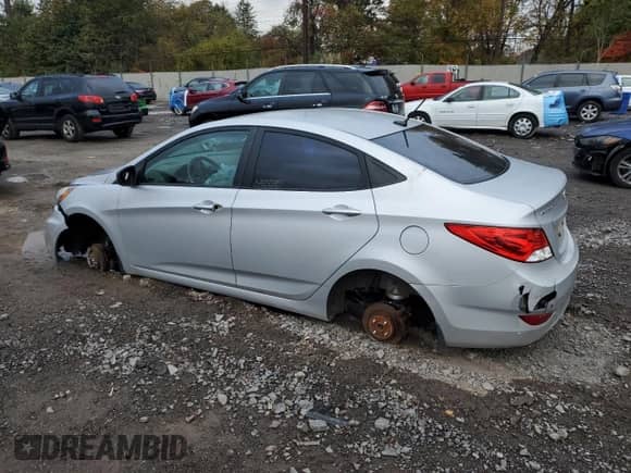 2012 Hyundai Accent GLS z VIN KMHCU4AE1CU234062, wystawiony jako Copart lot #87417015 z przebiegiem Nie podano mil oraz Szkoda całkowita • Salvage title. Historia ofert i sprzedaży dostępna na DreamBid. Obrazek 2.