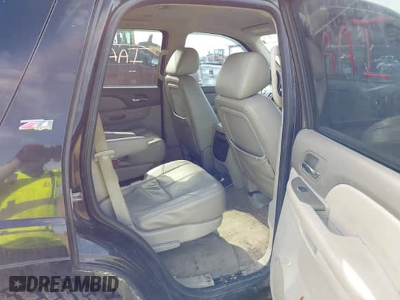 2011 Chevrolet Tahoe LT с VIN 1GNSKBE06BR373864, выставлен на аукционе IAAI как лот 42828489 с пробегом 185 183 миль миль и . История ставок и продаж доступна на DreamBid. Изображение 8.